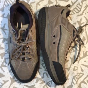 Skechers Men’s Shape Ups Size 10 EUC